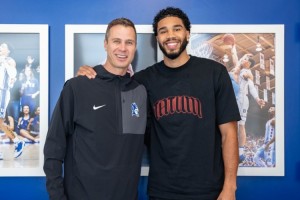 英超直播-蓝魔情结永续！杜克官方分享塔图姆、弗拉格与班凯罗等校友返校训练动态